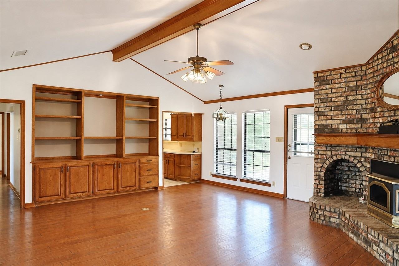 405 S Denton Ave - Photo 2 of 8