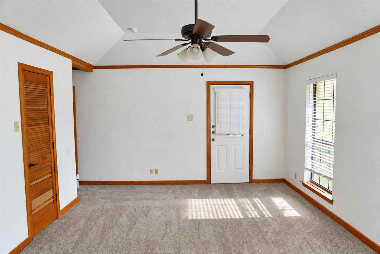 405 S Denton Ave - Photo 5 of 8