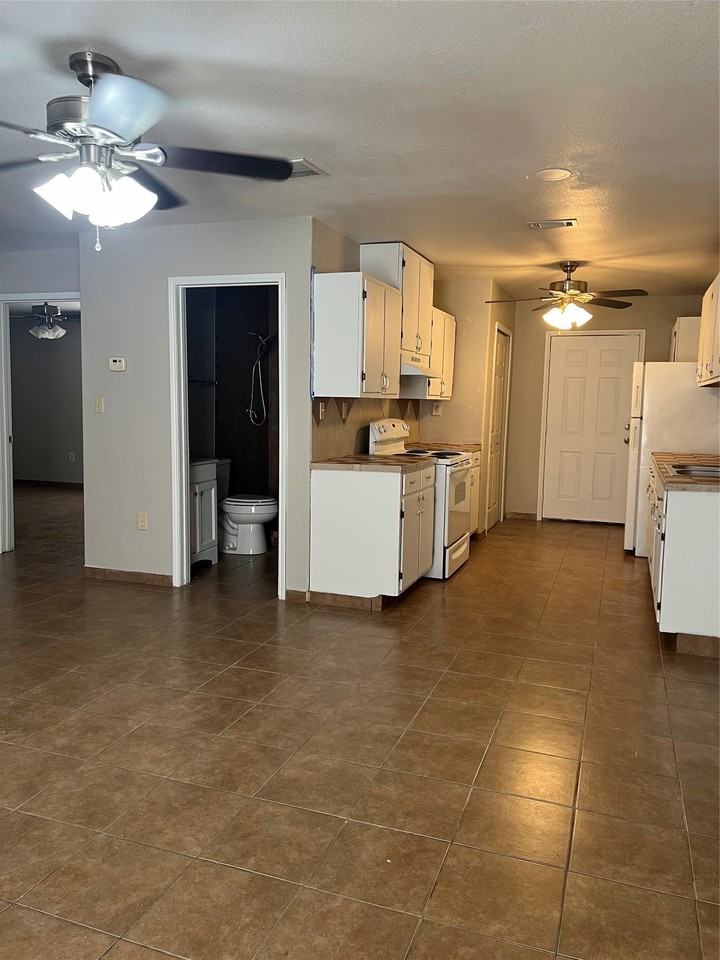 3272 Tesoro Loop #2 - Photo 5 of 14