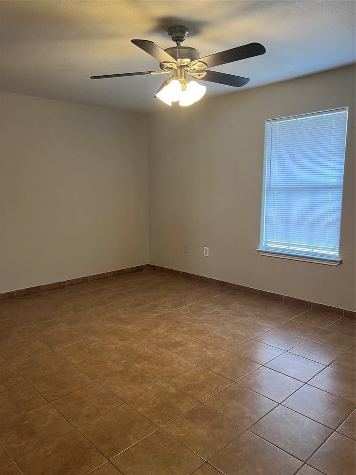 3272 Tesoro Loop #2 - Photo 6 of 14