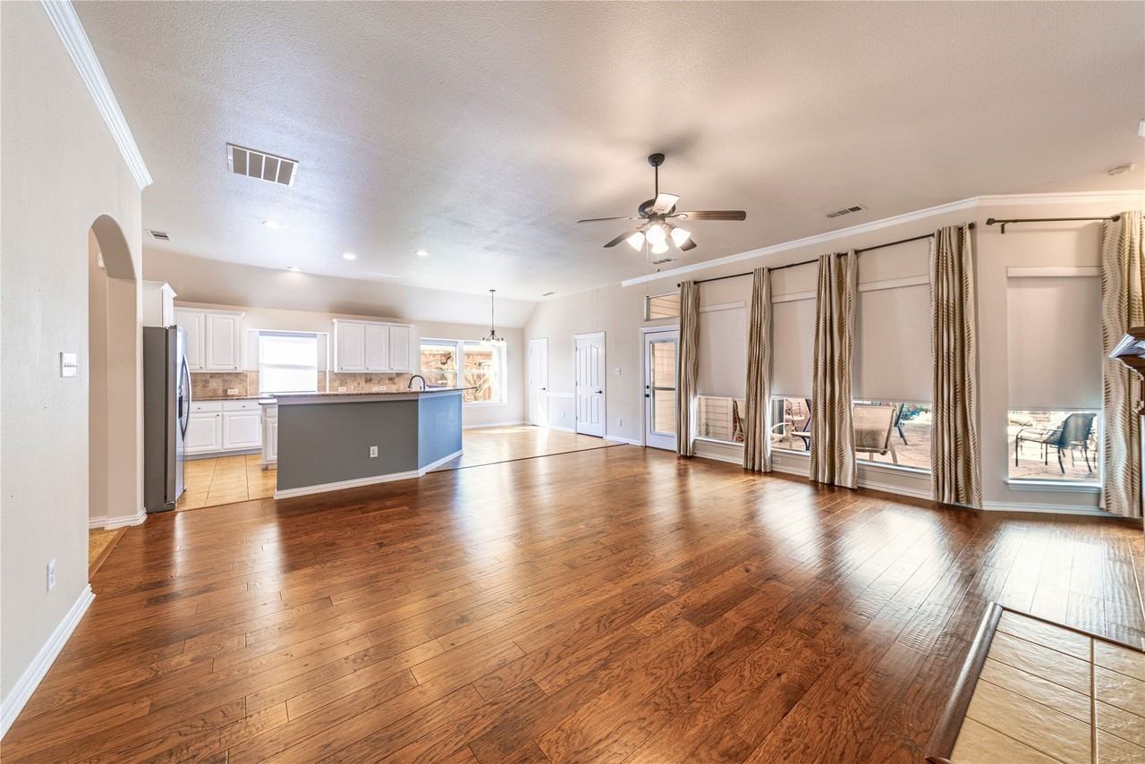 3505 Silverwood Dr - Photo 6 of 30