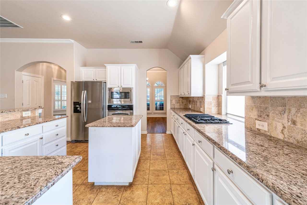 3505 Silverwood Dr - Photo 7 of 30