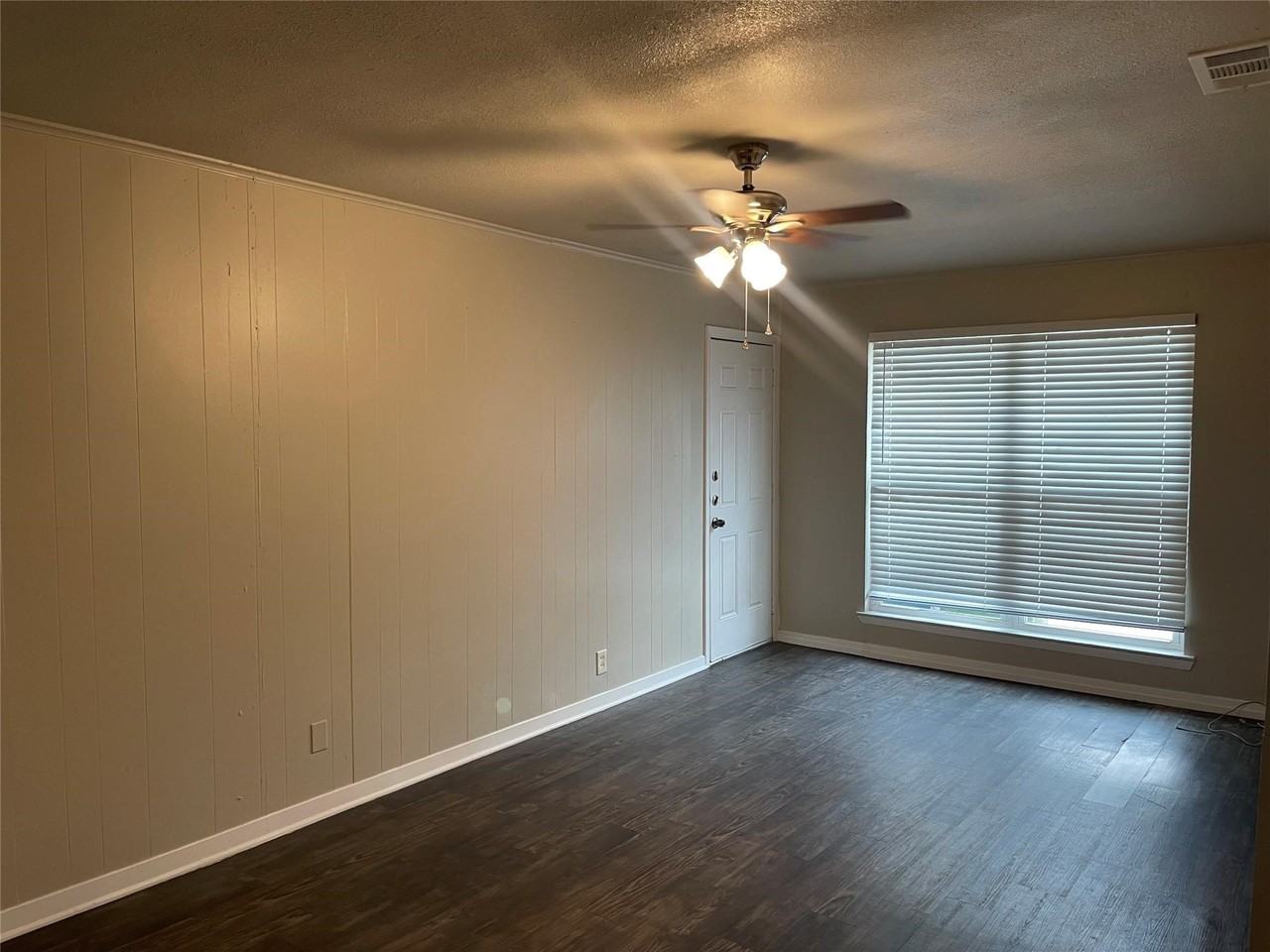 618 Rolling Ridge Dr - Photo 3 of 12