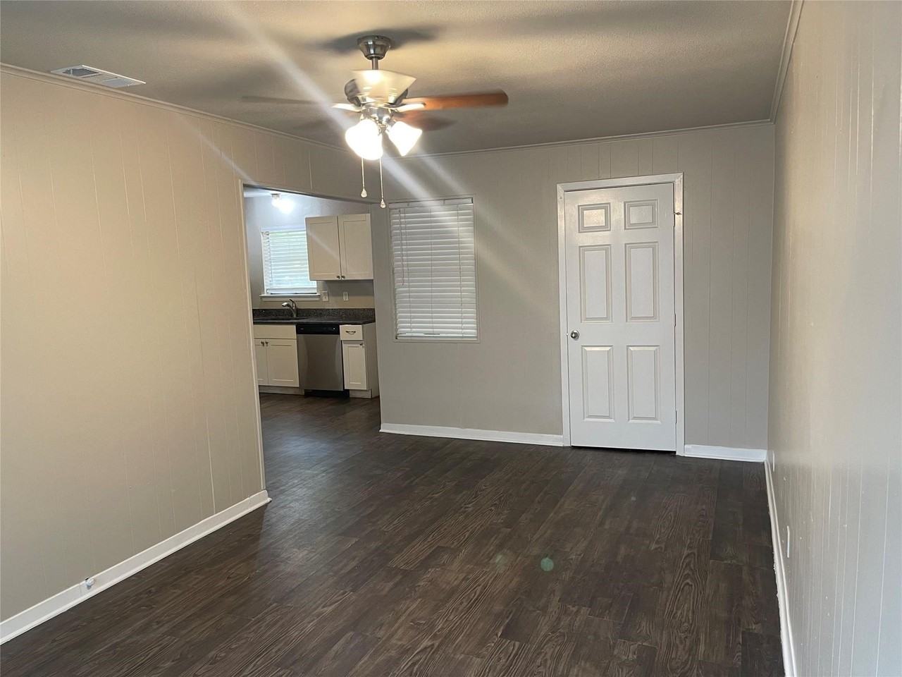 618 Rolling Ridge Dr - Photo 4 of 12