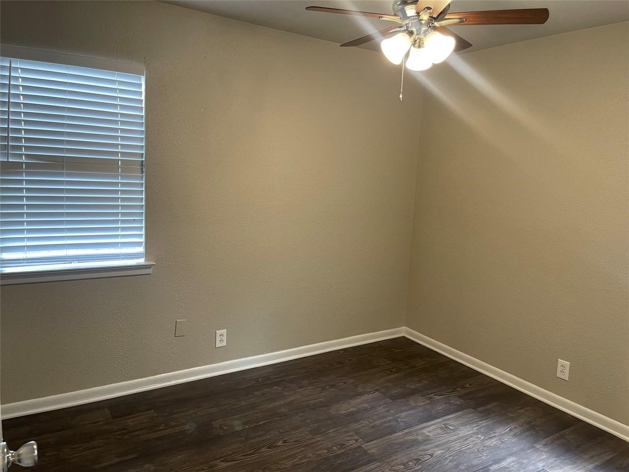 618 Rolling Ridge Dr - Photo 6 of 12