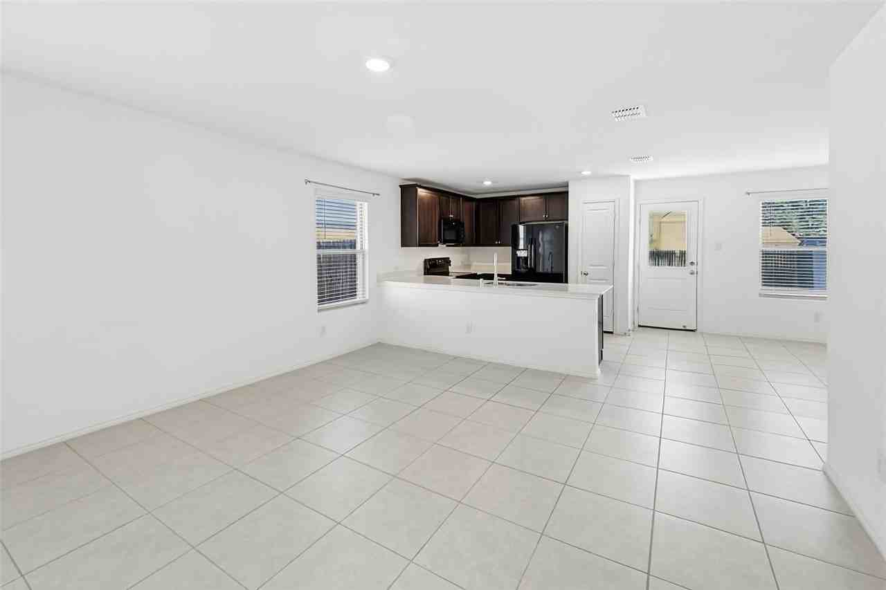 1380 Beach Dr - Photo 4 of 26