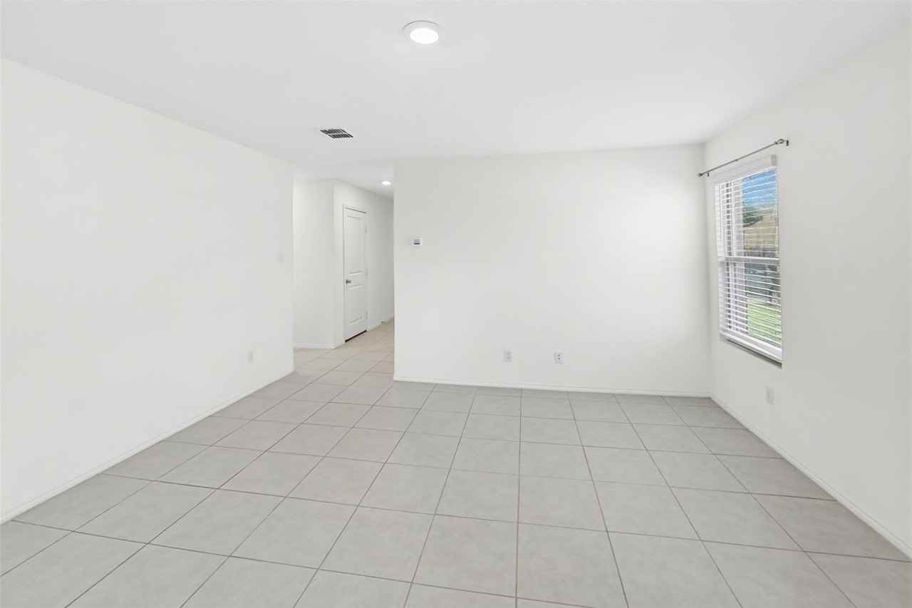 1380 Beach Dr - Photo 5 of 26
