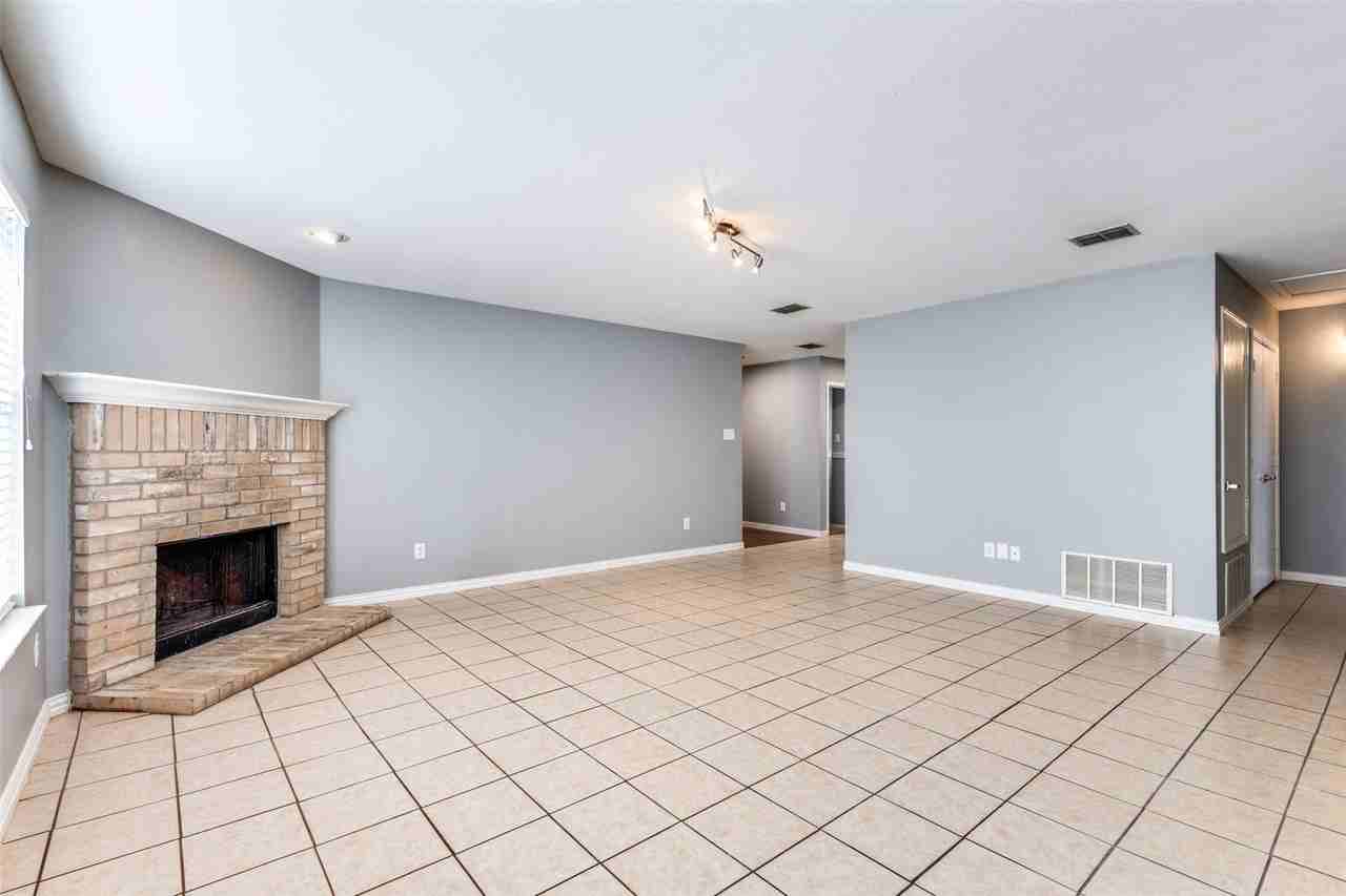 1409 Ash St - Photo 7 of 19