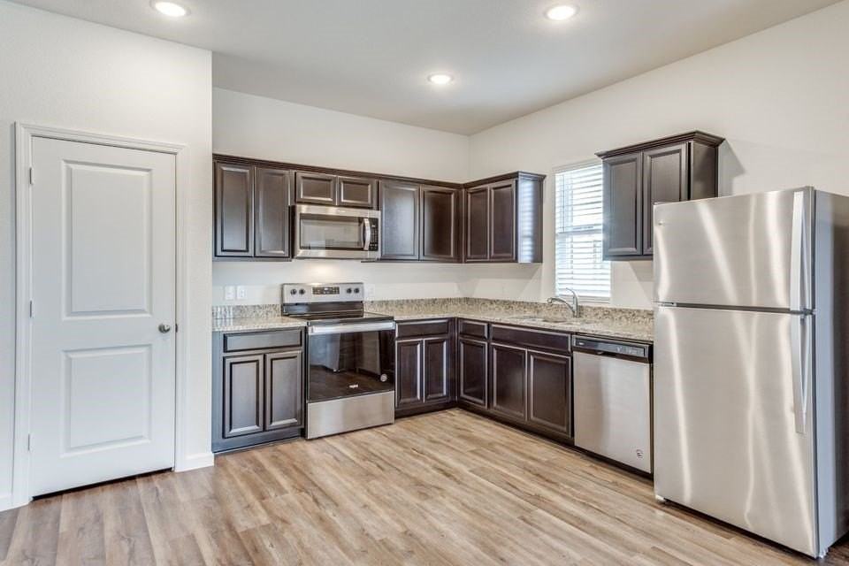 212 Briar Cv - Photo 2 of 10