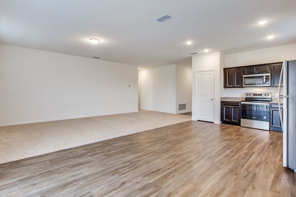 212 Briar Cv - Photo 5 of 10