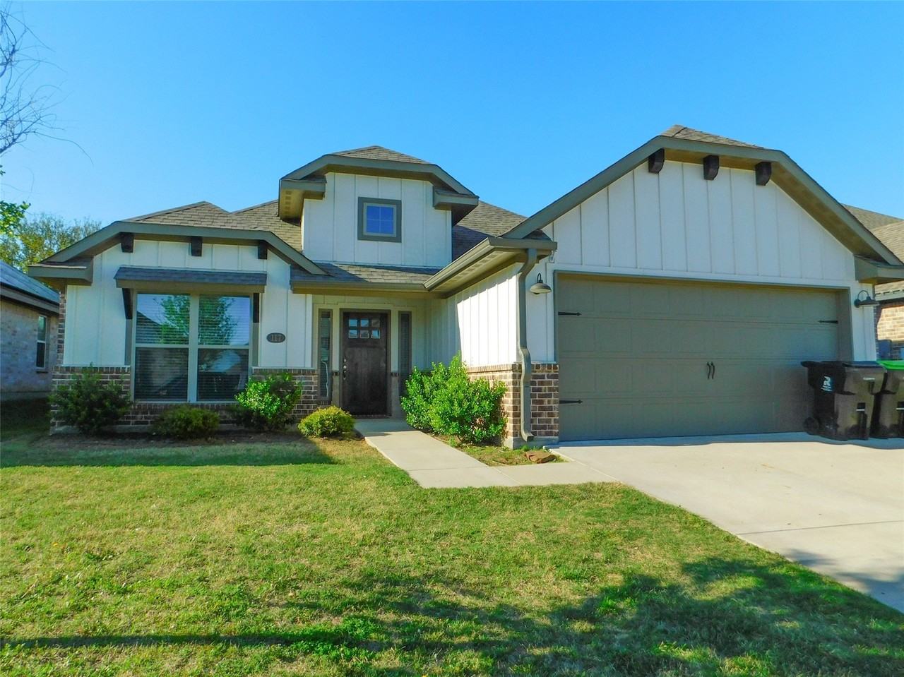 117 Maverick Ln - Photo 4 of 31