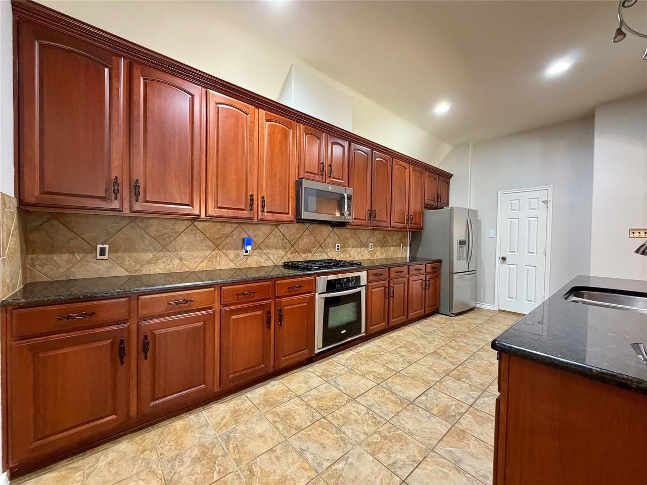 9269 Penton Pl - Photo 7 of 28