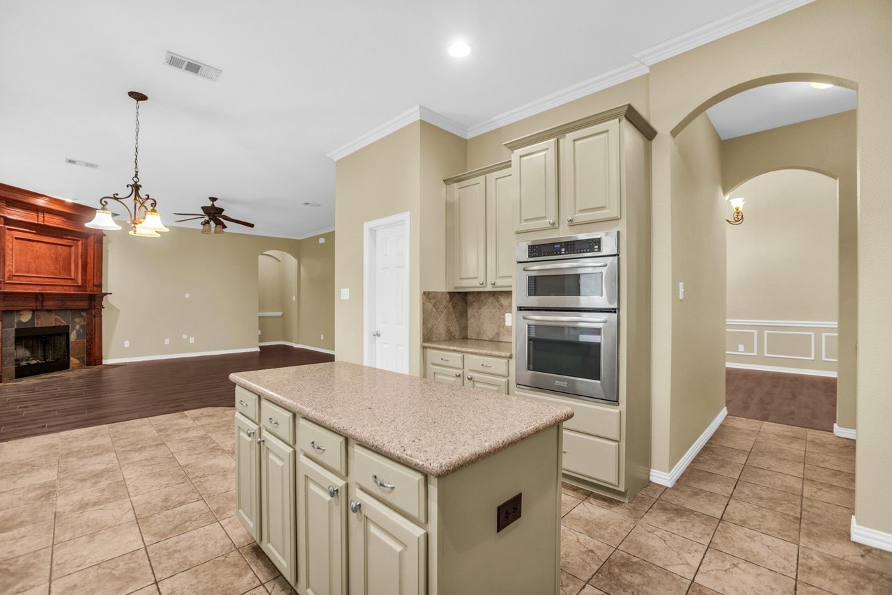 513 Mckinney Trl - Photo 6 of 20
