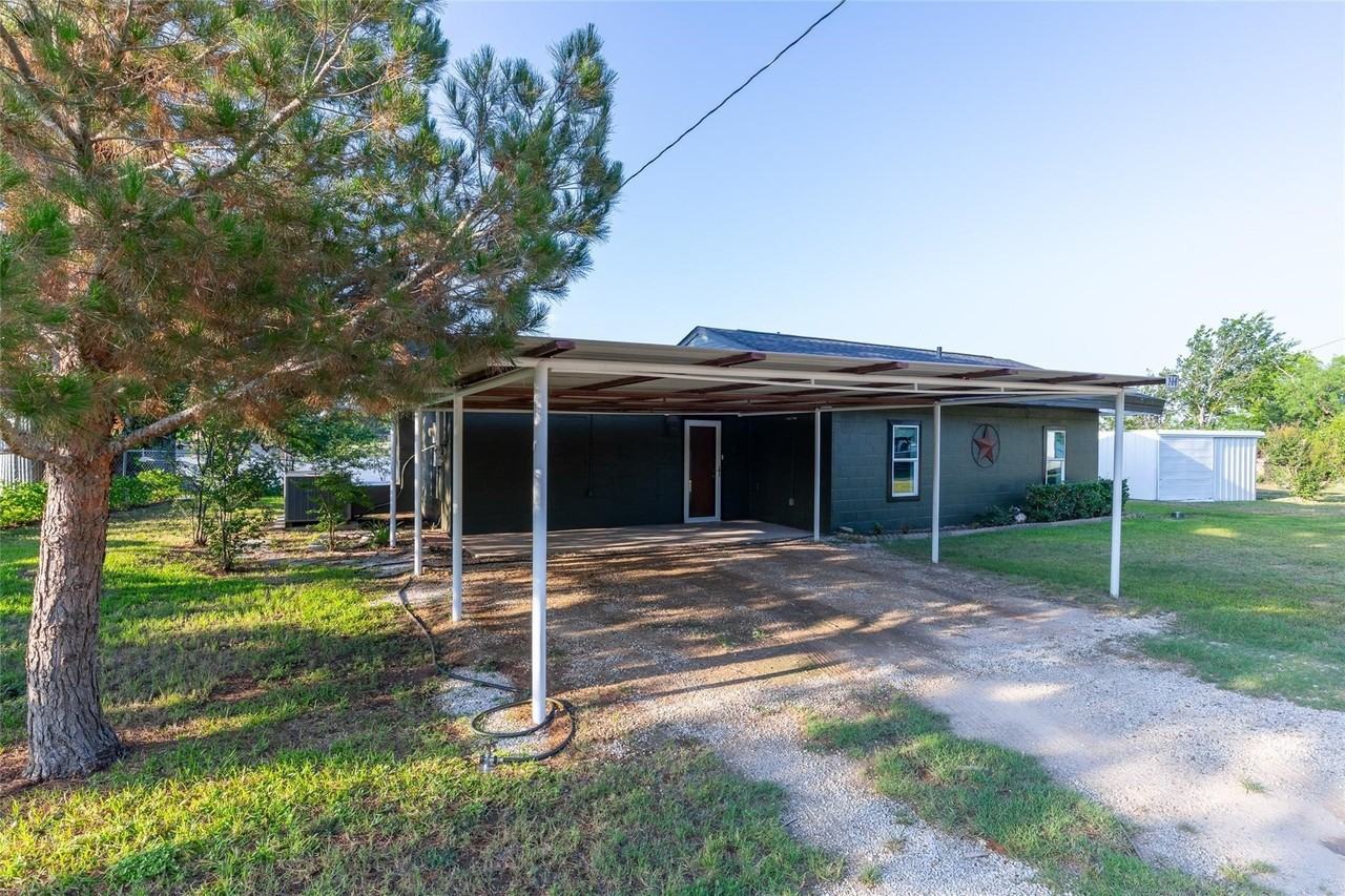 236 War Paint Rd - Photo 3 of 34