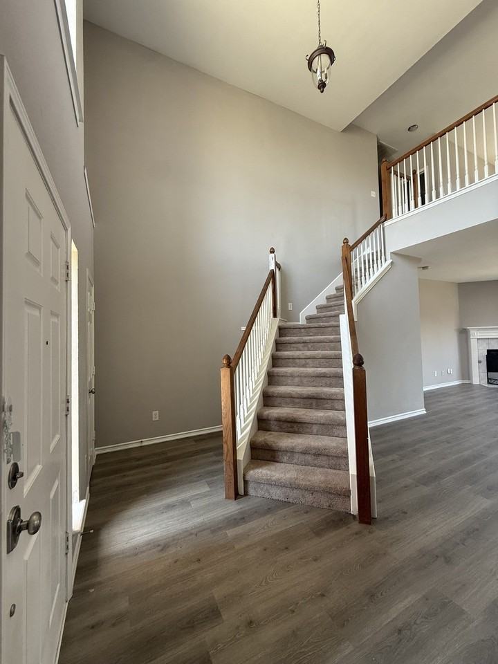 1220 Resaca Dr - Photo 2 of 32