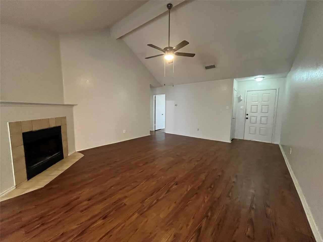 724 Ballard St - Photo 4 of 17