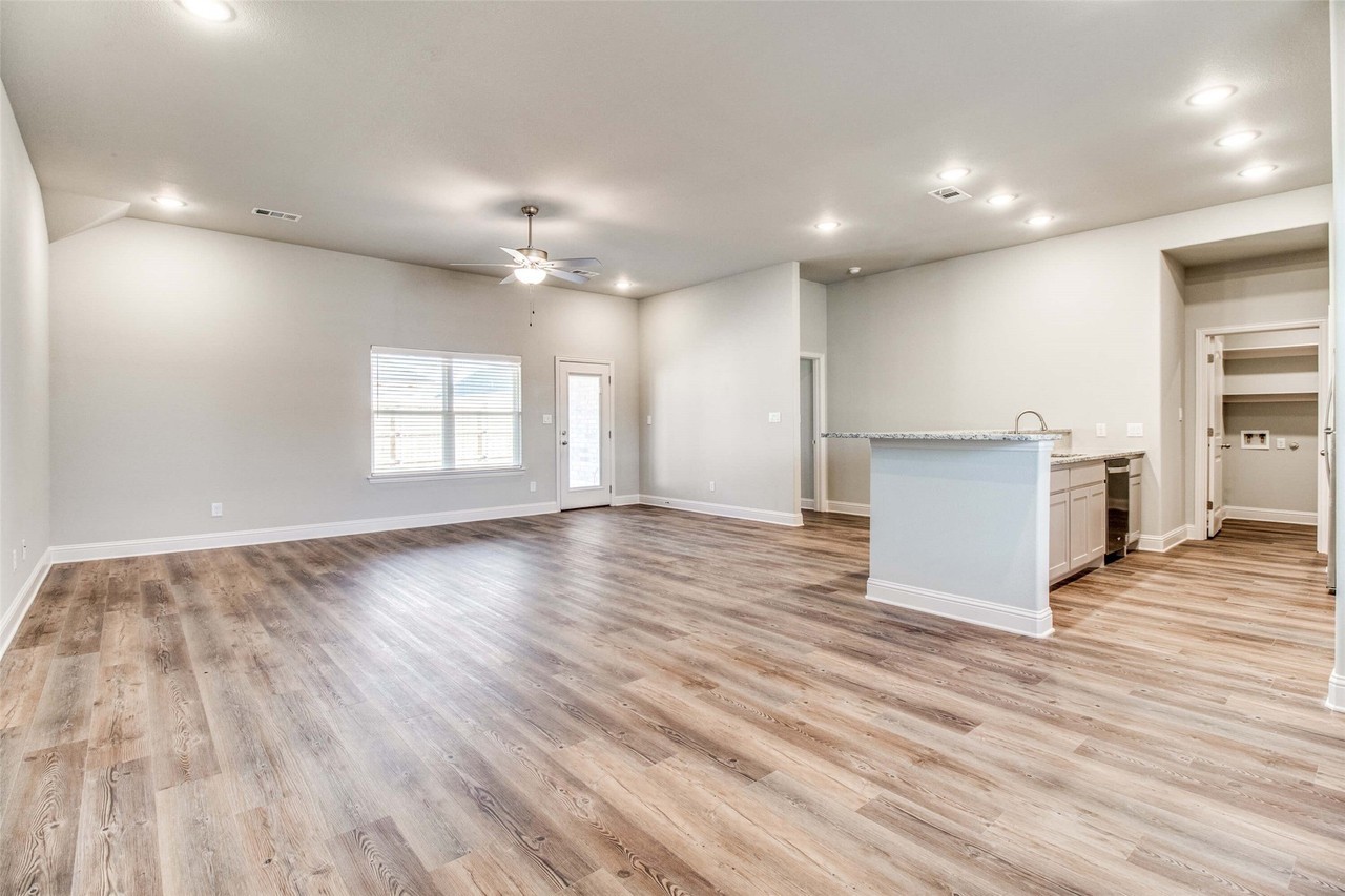 2909 Orchid Dr - Photo 3 of 17