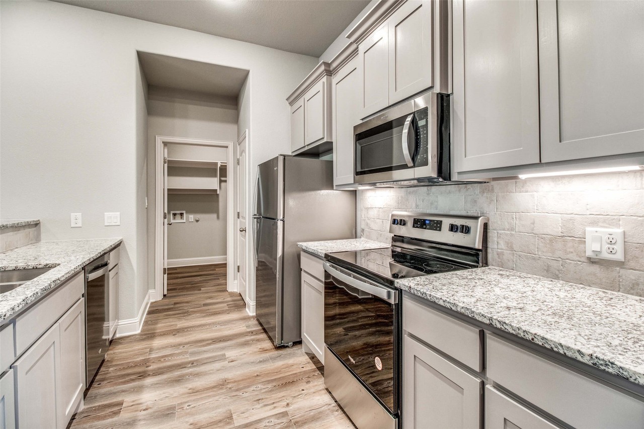 2909 Orchid Dr - Photo 6 of 17