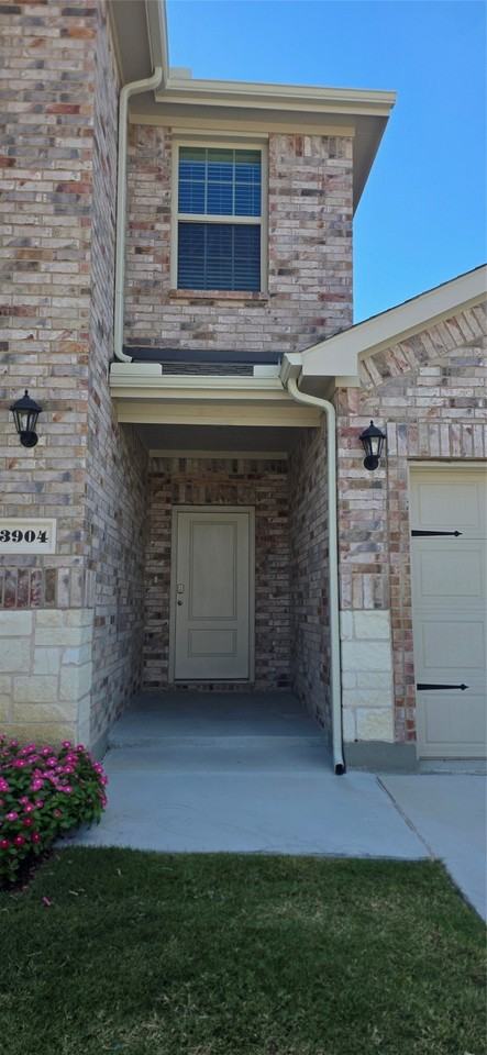 3904 Malachite Dr - Photo 2 of 36
