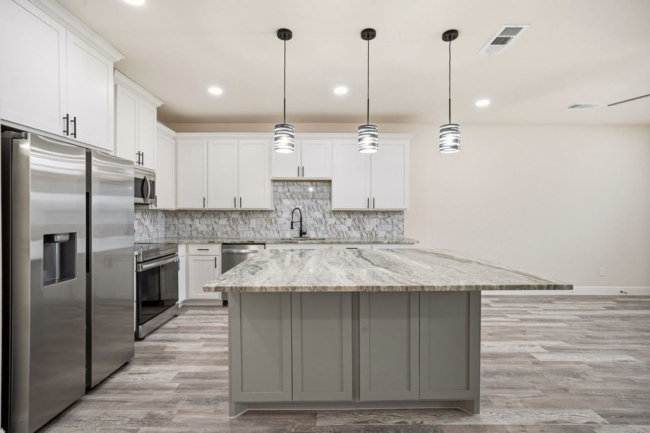 1603 Mignon Dr - Photo 2 of 16