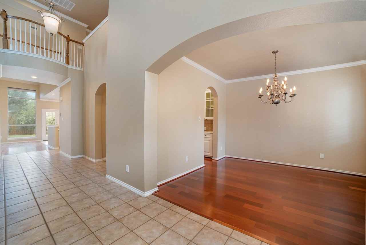 1800 Montura Ln - Photo 5 of 25