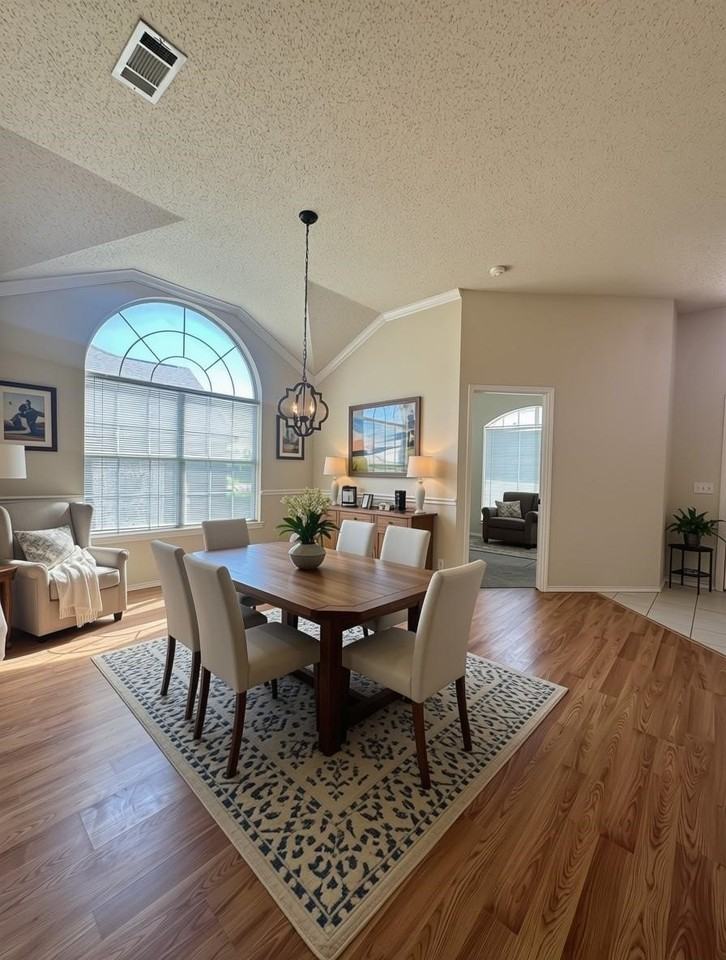 2405 Kariba Ln - Photo 4 of 20