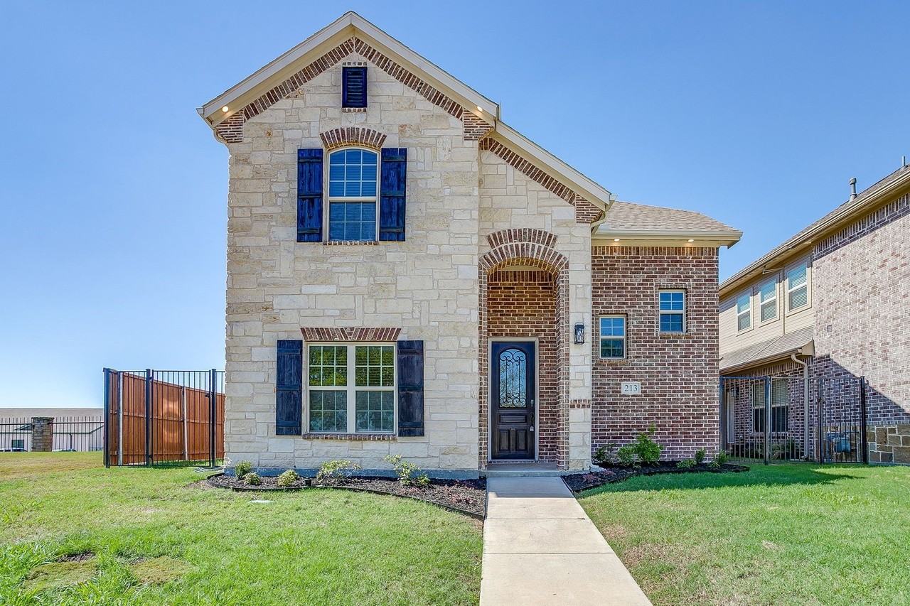 213 Park Villa Ln - Photo 2 of 40