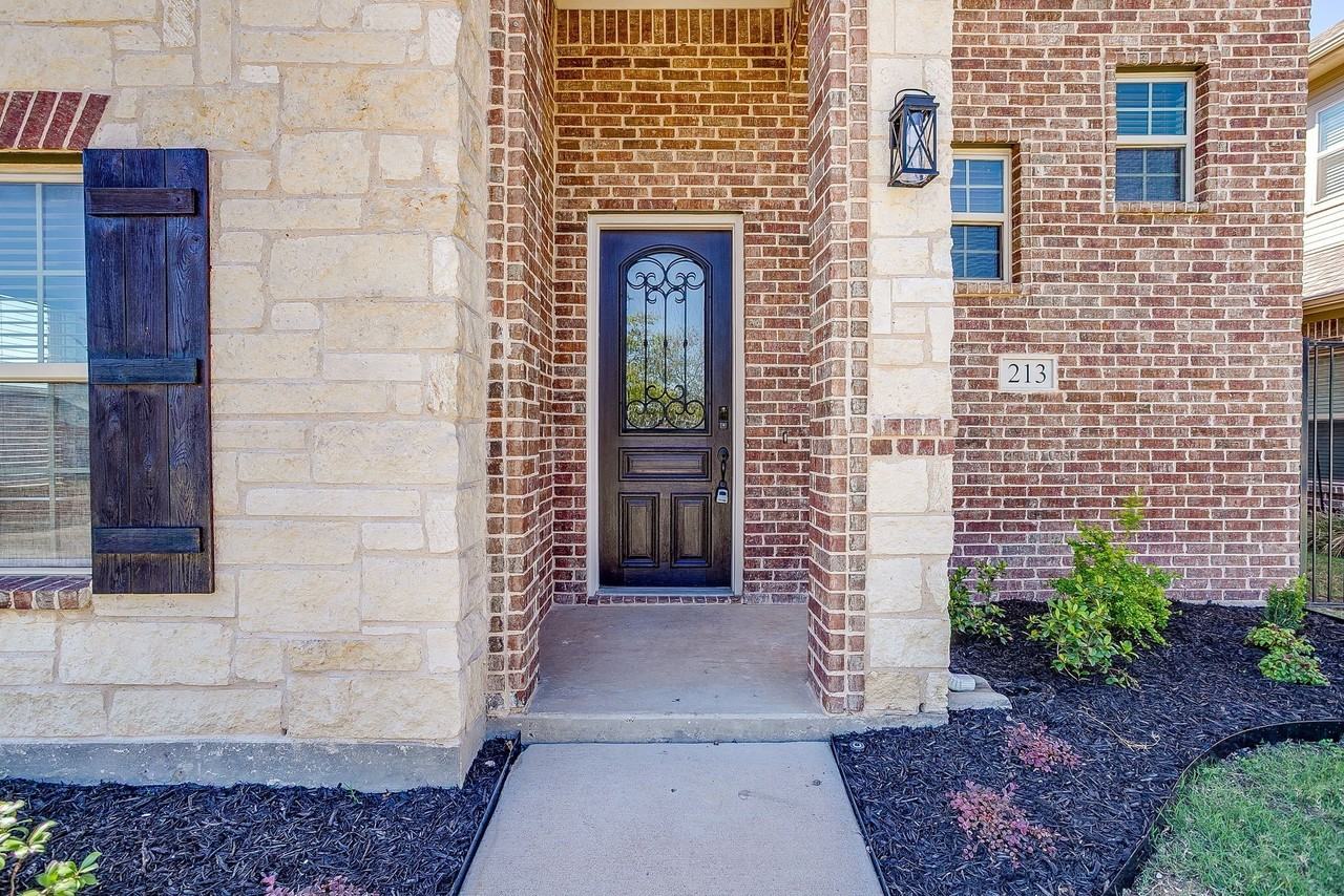 213 Park Villa Ln - Photo 3 of 40