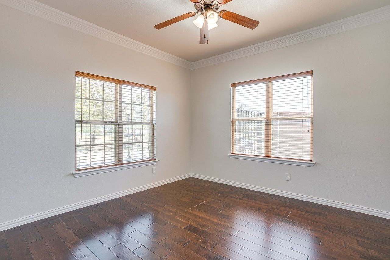 213 Park Villa Ln - Photo 5 of 40