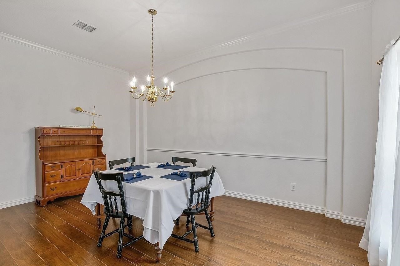 3404 Oleander Dr - Photo 4 of 16