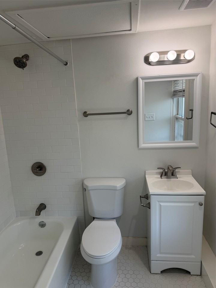 3929 Gilbert Ave #5 - Photo 6 of 12