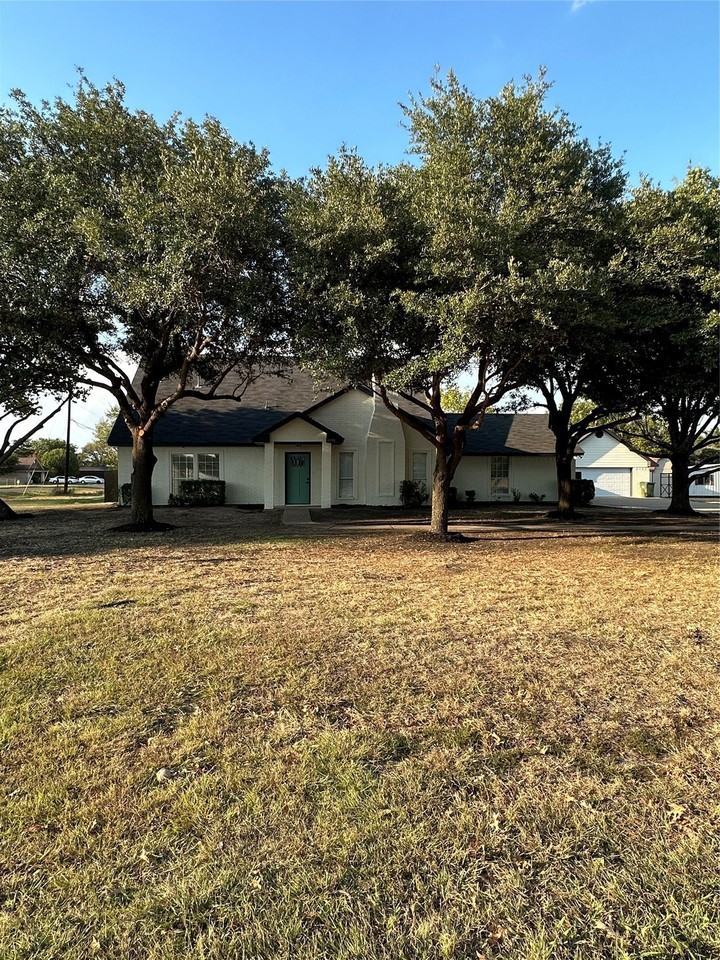 1151 Azalea Ln - Photo 2 of 39
