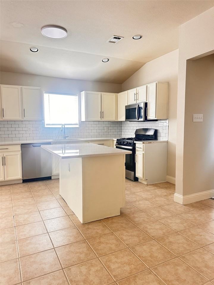 12262 Peak Cir - Photo 6 of 16