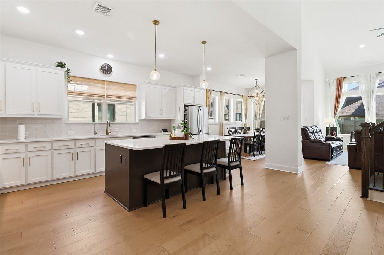 1816 Windy Ln - Photo 6 of 39