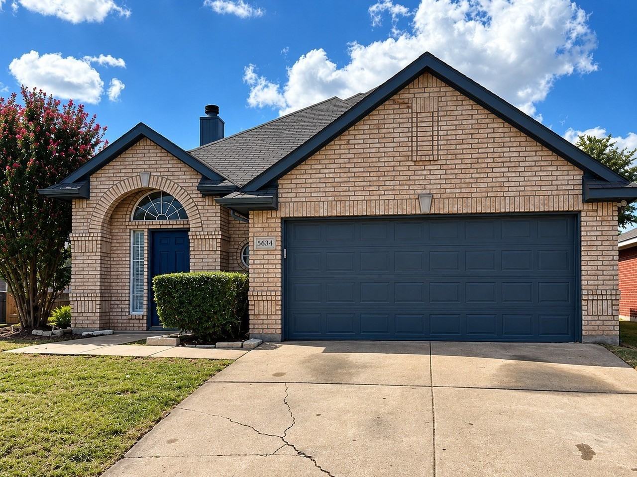 5634 Indian Hill Dr - Photo 2 of 29