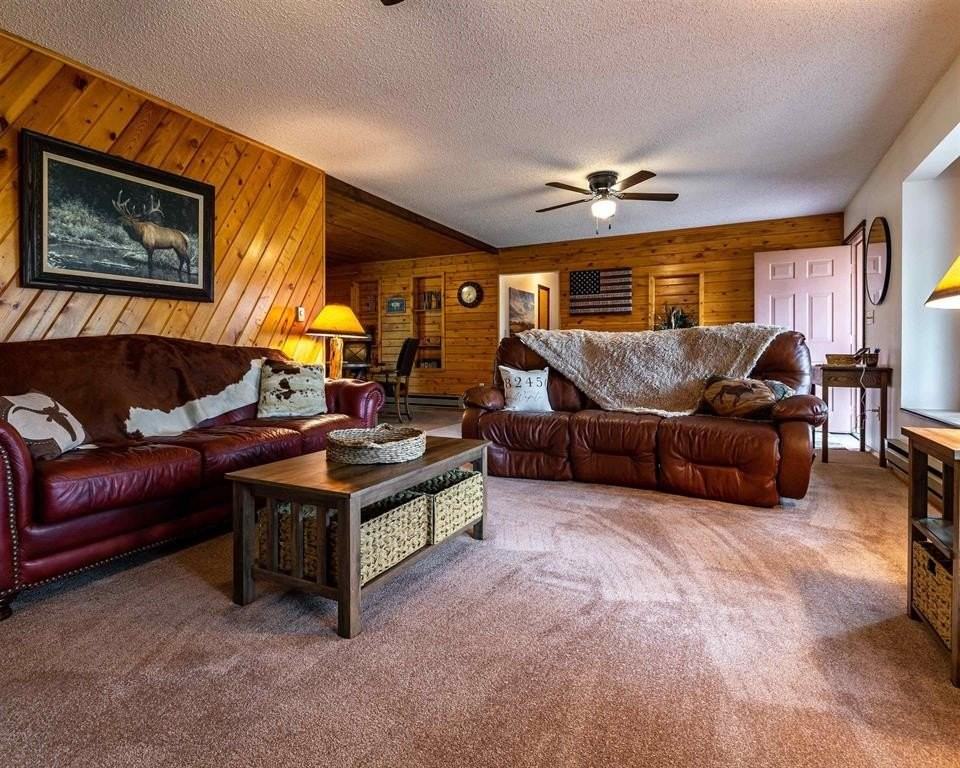 25 Four Bear Ln - Photo 3 of 12