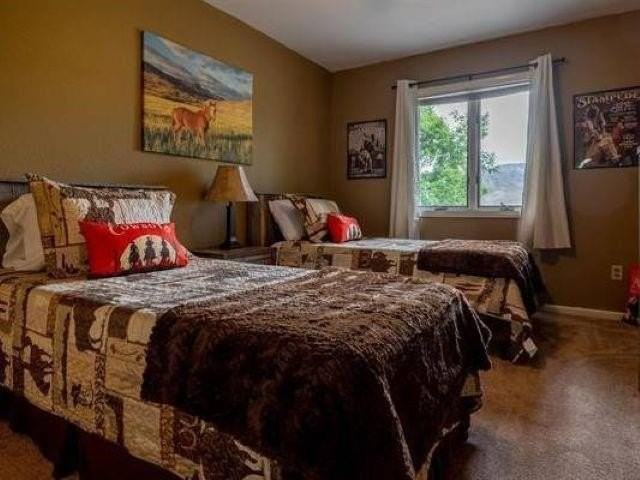 25 Four Bear Ln - Photo 4 of 12