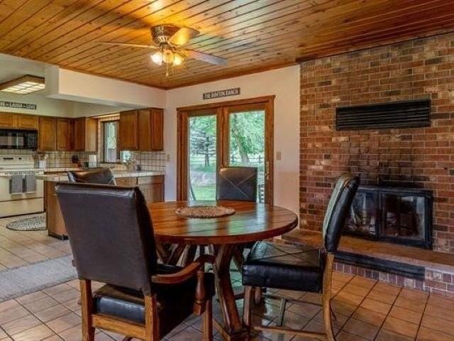 25 Four Bear Ln - Photo 7 of 12