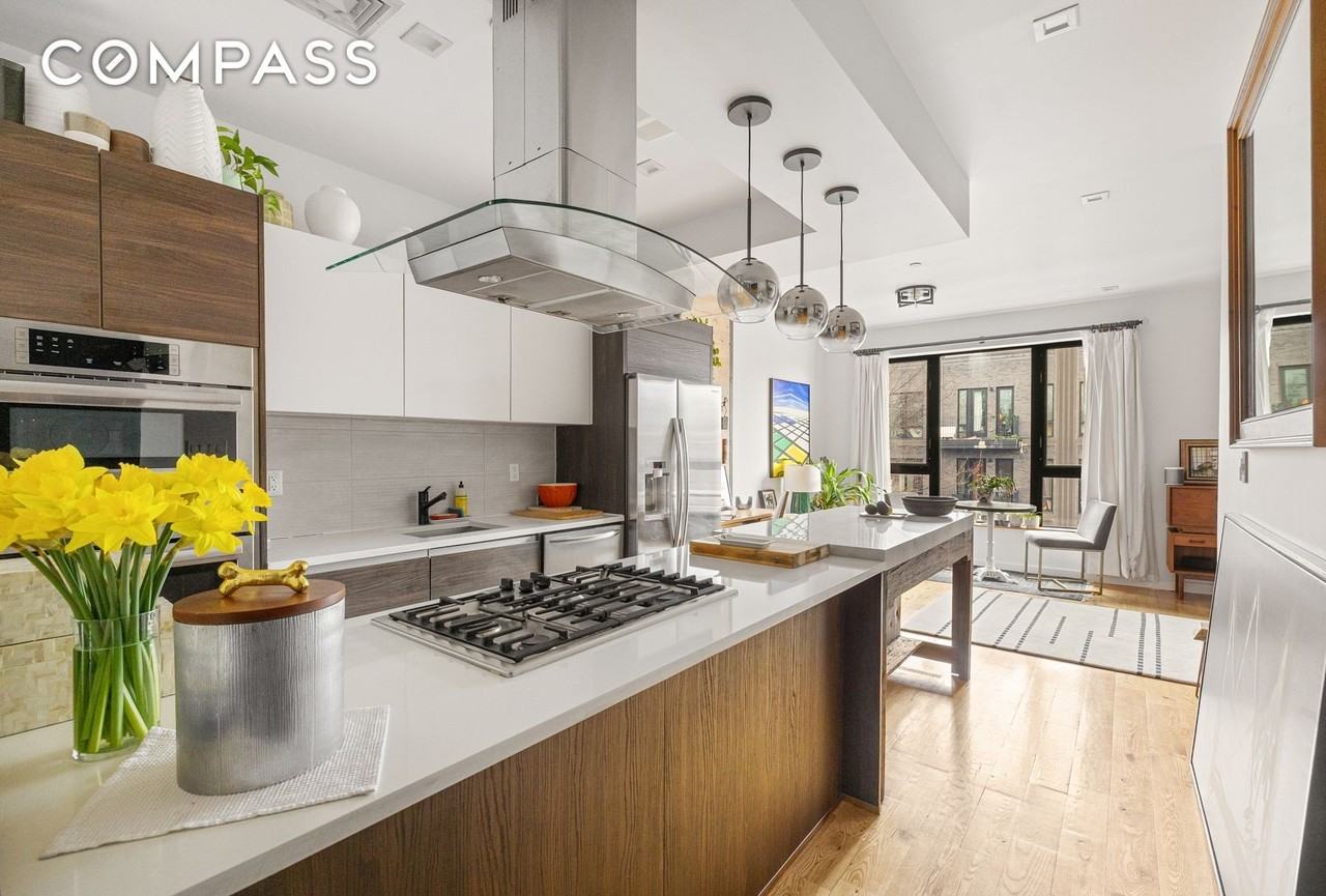 26 Eldert St #4 - Photo 4 of 11