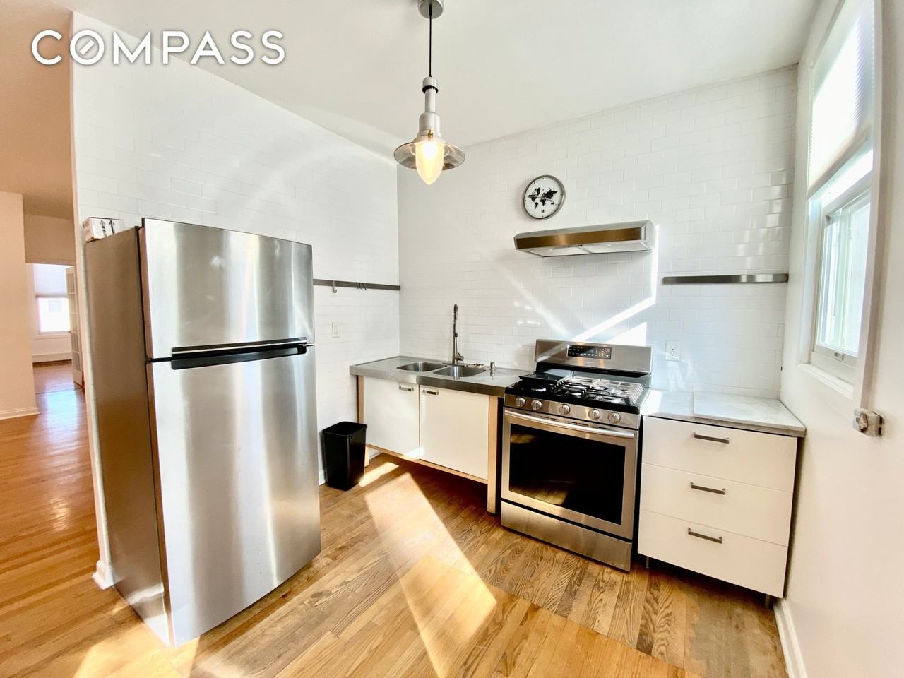 210 29th St #3 - Photo 5 of 10