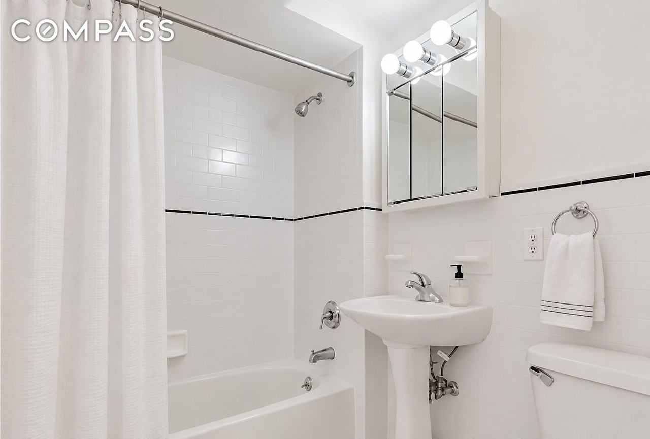 200 Schermerhorn St #504 - Photo 4 of 7