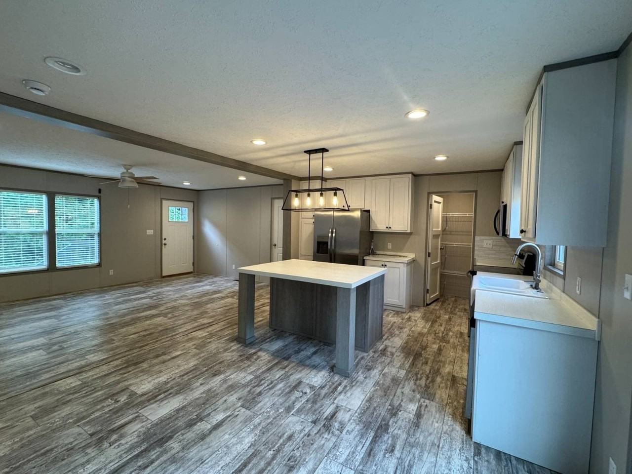 96 Enterprise Dr - Photo 3 of 19