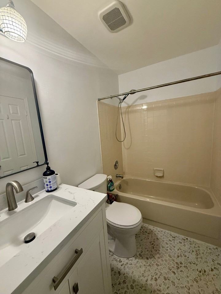 161 Country Club Dr #3 - Photo 5 of 11