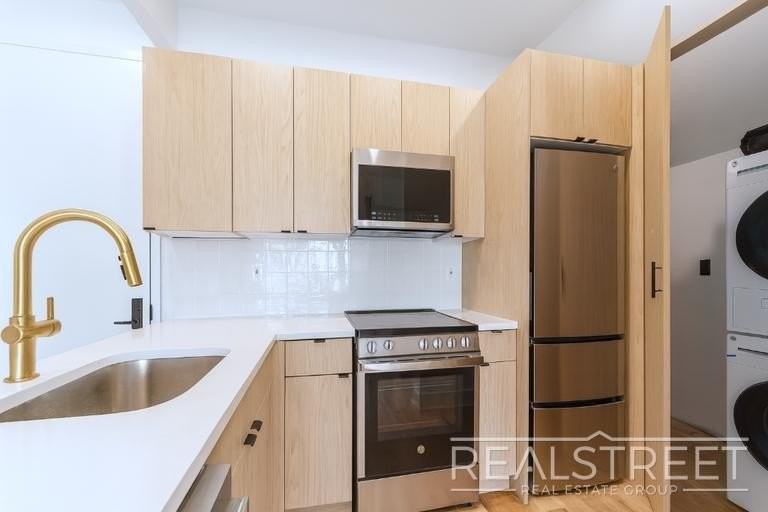 339 Herkimer St #4B - Photo 3 of 14