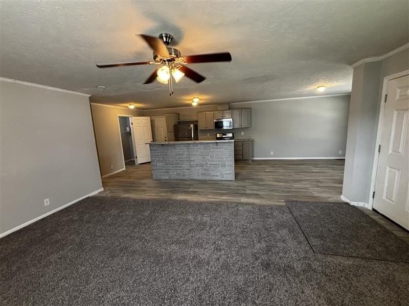 148 Hoover Blvd - Photo 2 of 15