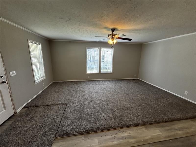 148 Hoover Blvd - Photo 3 of 15