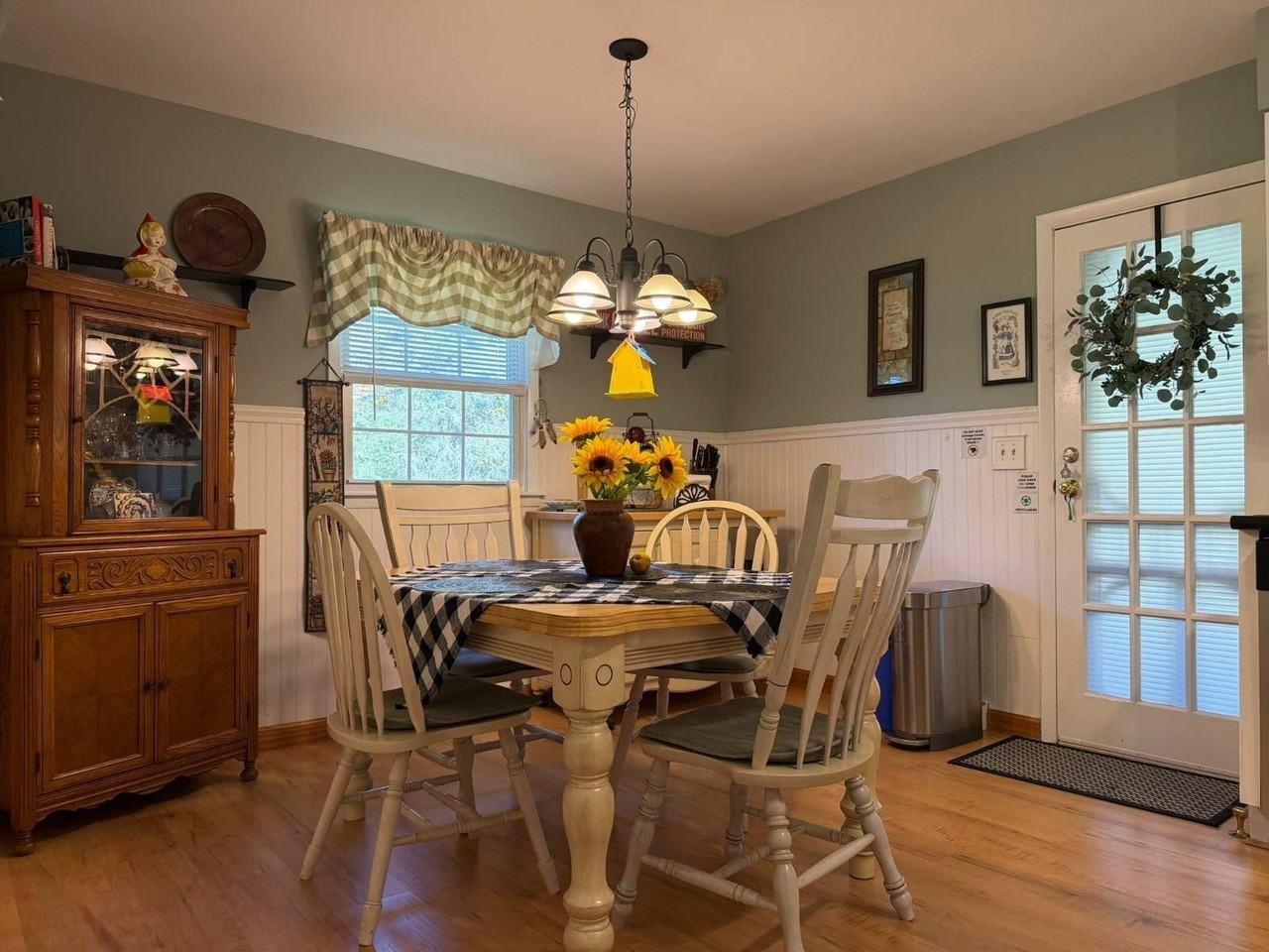 6 Brockett Rd - Photo 5 of 23