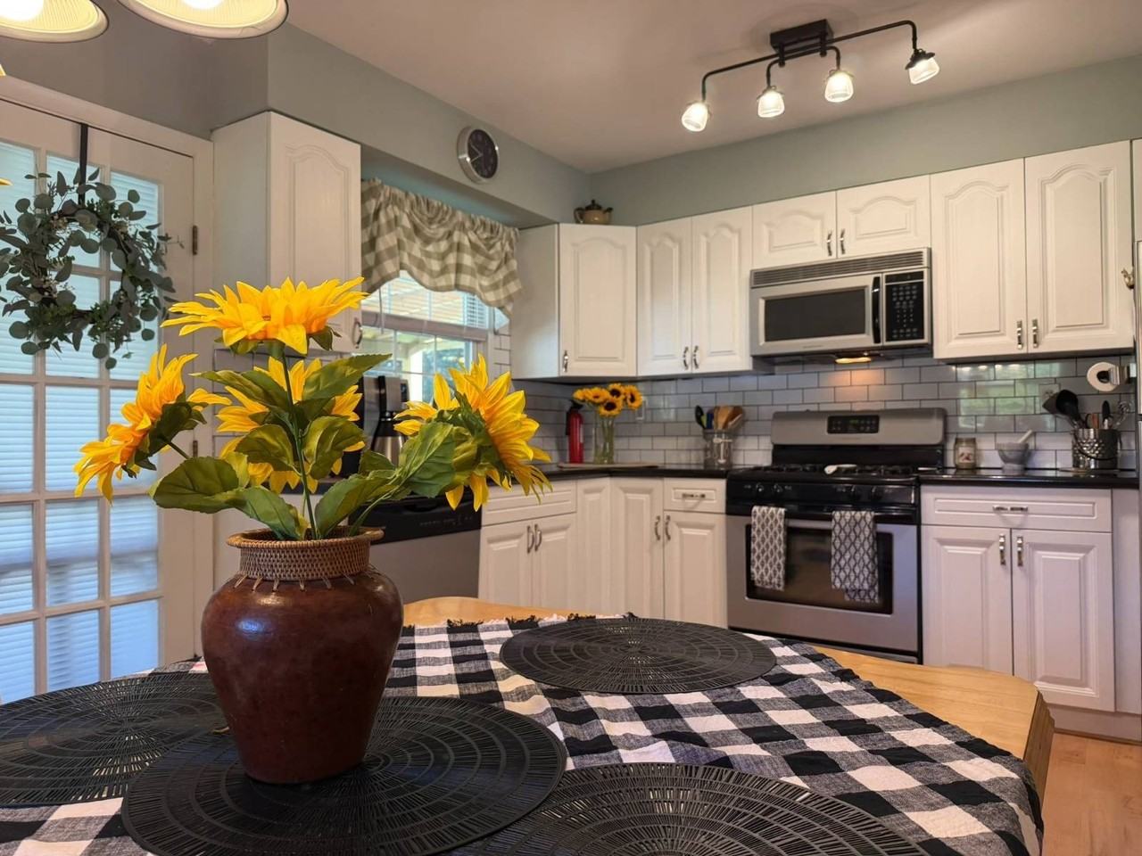 6 Brockett Rd - Photo 6 of 23
