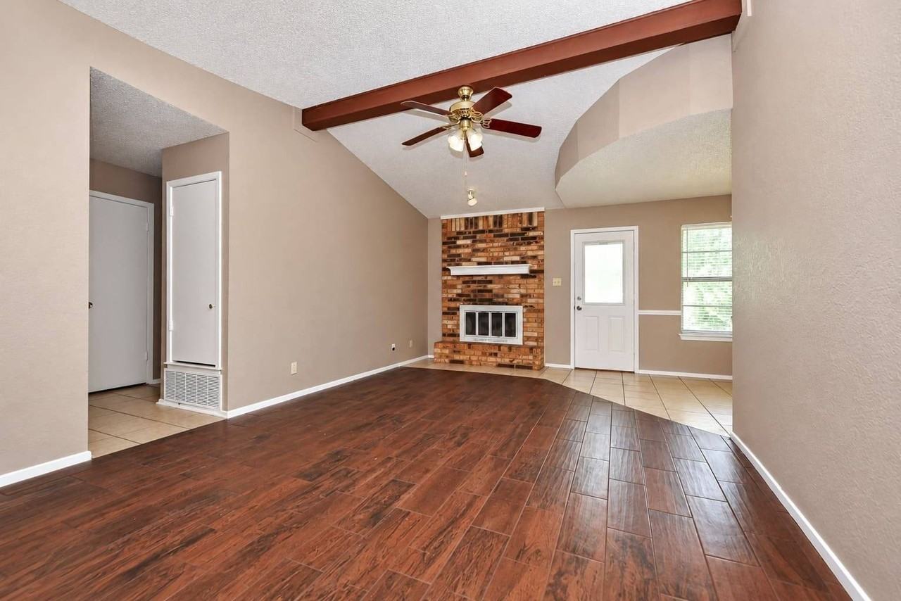 1417 Garnet Rd - Photo 5 of 21
