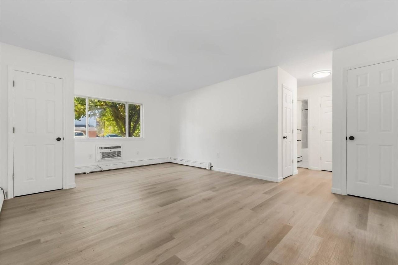 1 Holts Ln #1 - Photo 7 of 21